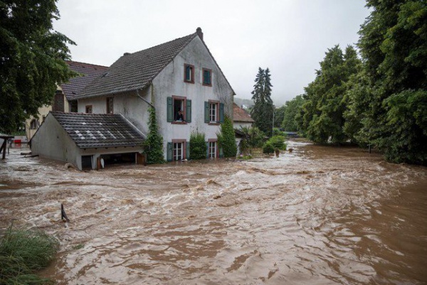 Lũ lụt kinh hoàng ở Đức, 8 người thiệt mạng và hàng chục người mất tích
