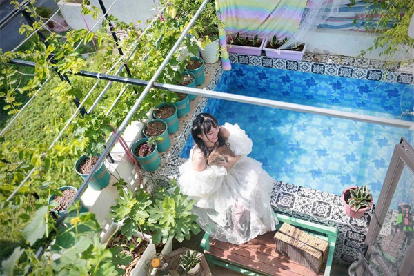 Mẹ Hà Nội vác đất lên sân thượng làm "vườn Thạch Sanh" 30m2 có bể bơi, trồng rau nuôi cá