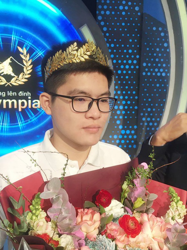 Người thân tiết lộ điều bất ngờ về nhà vô địch Olympia 2021 Nguyễn Hoàng Khánh