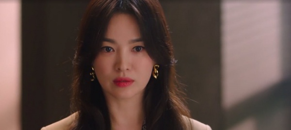 Song Hye Kyo khốn đốn trong phim 19+: Ngủ với em tình cũ, mua vest cho bố phải trả góp