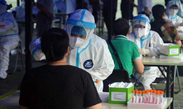 COVID-19: Trung Quốc dịch bùng phát mạnh, liên quan tới virus bám trên thực phẩm đông lạnh