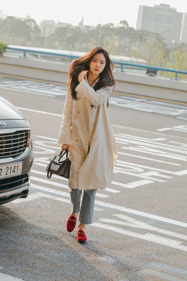 Ngày mùa đông có nắng, nàng diện áo trench coat như sao Hàn là đẹp miễn bàn