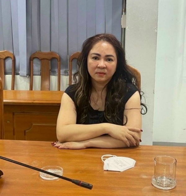 Bà Nguyễn Phương Hằng bị Công an tỉnh Bình Dương khởi tố