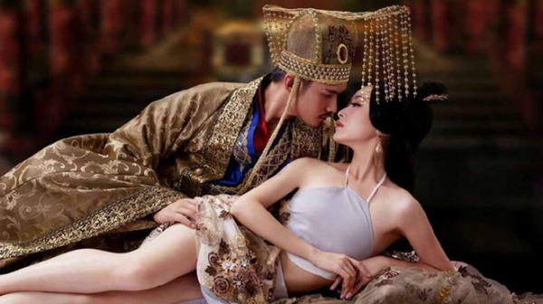 Vì sao hoàng đế thời xưa "ân ái" với nhiều mỹ nhân nhưng hiếm khi mắc bệnh tình dục?