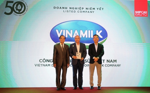 Vinamilk nhận giải thưởng Top 50 Doanh nghiệp Phát triển Bền vững 2022