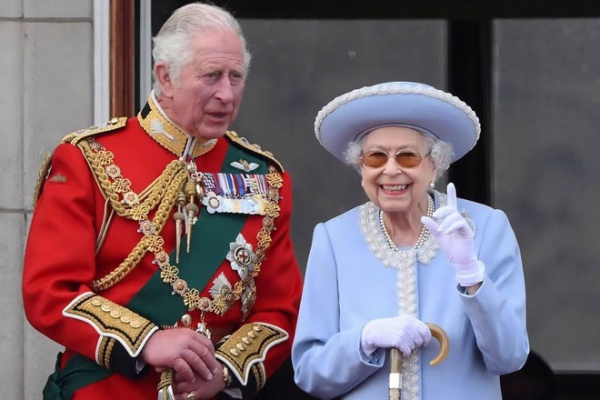 Nhà ngoại cảm dự đoán bất ngờ về tương lai của Quốc vương Charles - người kế vị Nữ hoàng Anh