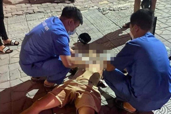 Nam thanh niên bị đâm gục trên phố Láng Hạ đã tử vong